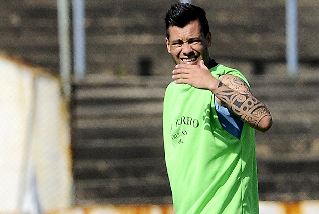 José Luis Tancredi, pasó por la AUF y asegura su presencia para el 2015 con los de la Villa.