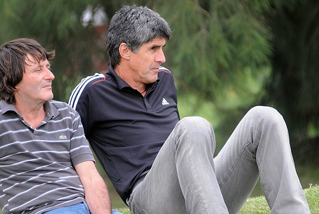 Santiago Ostolaza siguiendo atentamente las incidencias del juego. 