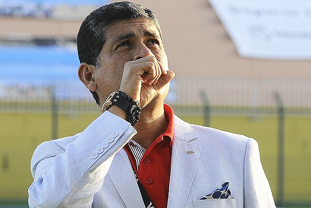 El ex árbitro colombiano Oscar Ruiz, dijo presente en el estadio Burgueño de Maldonado.