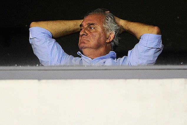 La soledad del presidente Eduardo Ache en el palco vip que ocupó. Una derrota que duele y mucho...