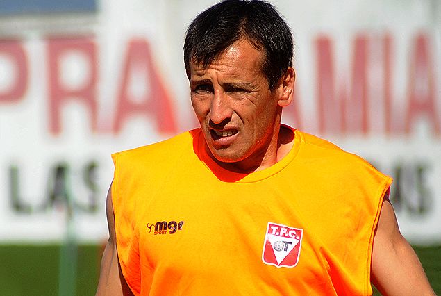 Aldo Díaz, no participó de la práctica semanal y está practicamente descartado para el duelo con Rentistas.