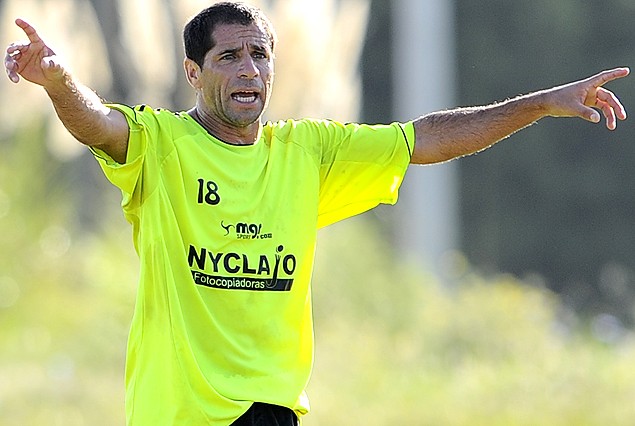 Andres Aparicio, experiencia en el mediocampo del elenco fusionado. 