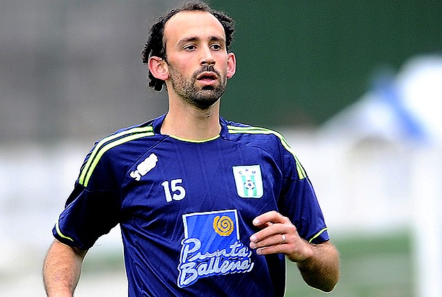 Ernesto Dudok en la zona de volantes de Racing. 