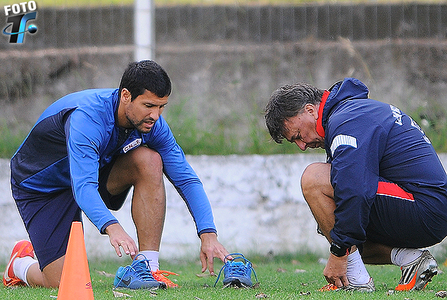 "Nacho" González se calzó los zapatos en la cancha y entrenó con el Prof. Julio Moreno.
