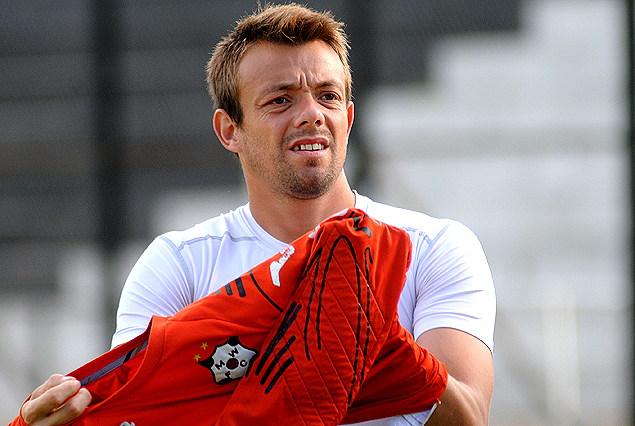 el arco de Wanderers en las manos de Leonardo Burián.