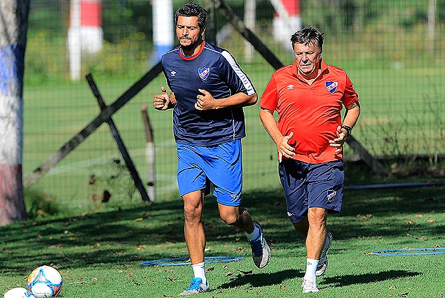 "VAMOS POR LA REMONTADA". Dijo el golero de Nacional, Gustavo Munúa, que este sábado trabajo en forma diferenciada junto al Profesor Moreno. Munúa agregó que: "no se dio el resultado que esperábamos en el partido de ida, pero tenemos las armas como para darlo vuelta".