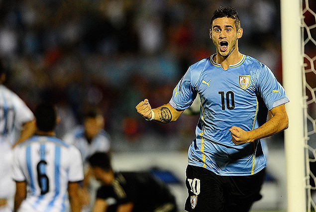 HAY FUTURO. Gastón Pereiro en el festejo de gol. Uruguay dejó una buena imagen en el Sudamericano Sub 20. 