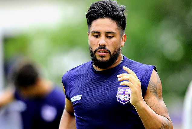 Ramón Arias en el plantel de Mauricio Larriera.