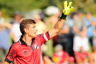 Muy buen debut de Torgnascioli en el arco de Danubio. 