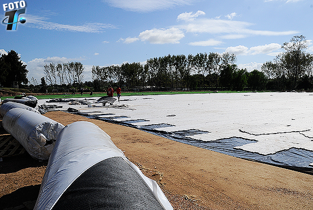 La cancha de césped sintético en Los Céspedes en el marco del Plan Maestro. 
