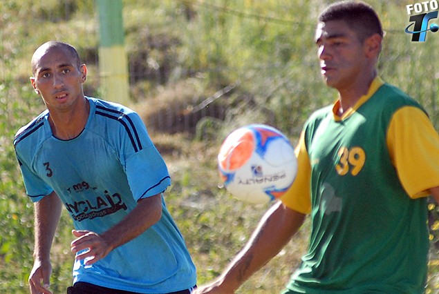 Sergio Felipe (El Tanque) en la incidencia en el amistoso ante Cerrito.
