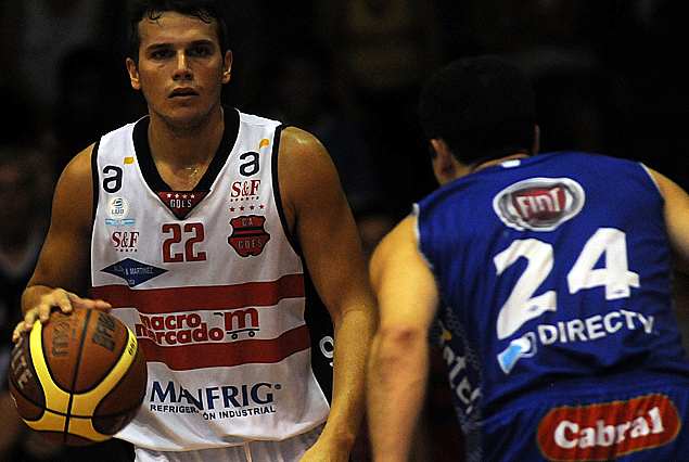 Goes 74:67 Biguá. Goes en cuartos de final.