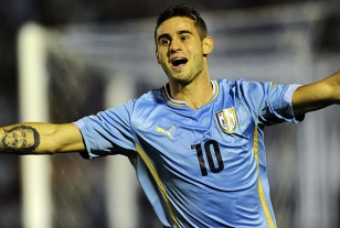 Gastón Pereiro festeja el gol que parecía simplificar el trámite. Sin embargo, resultó al revés. En la mente de varios jugadores quedó la impresión de que, a partir de este momento, el resto del partido sería un fácil tramite para lograr el título.