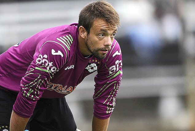 Leonardo Burián, una notable oportunidad de mostrar sus muy buenas condiciones en un medio tan exigente como el argentino y en La Bombonera.