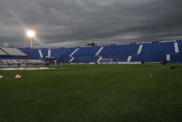 Imagen del Gran Parque Central, sin público en las tribunas.