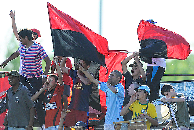 Los hinchas de Basáñez quieren seguir festejando.