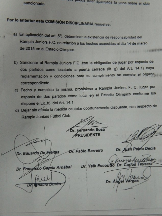 EXCLUSIVO. La parte resolutiva del fallo que sancionó a Rampla Juniors. Bo firmó el representante de Cerro Dr. Yelk Scoutto quien se retiró antes de sala.