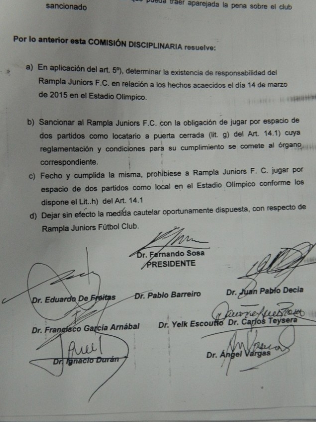 EXCLUSIVO. La parte resolutiva del fallo que sancionó a Rampla Juniors. Bo firmó el representante de Cerro Dr. Yelk Scoutto quien se retiró antes de sala.