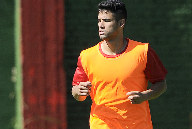 Gonzalo Vega recuperado del virus en los rojiverdes.