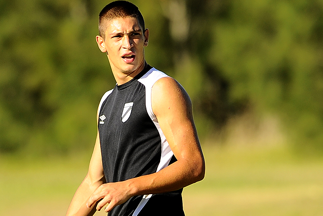 Joaquín Pereira en la zaga de Danubio