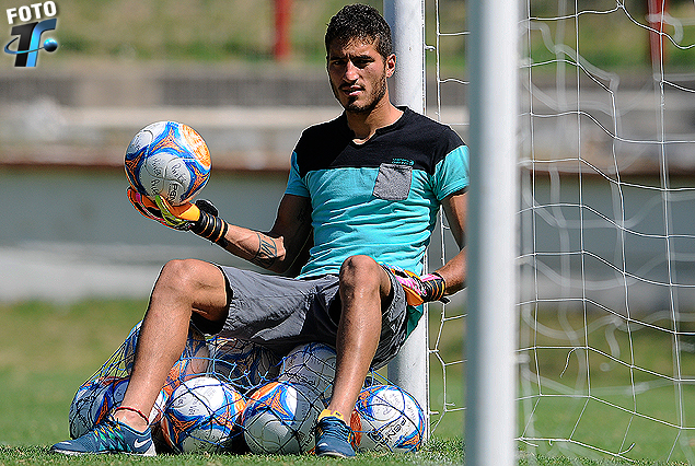 Gastón Olveira se quedó con el arco de River Plate y el sábado ataja frente a Nacional en el Parque. 