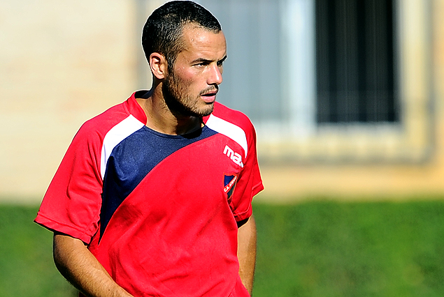 Rafael Acosta en el puesto a definir del técnico Edgardo Arias.