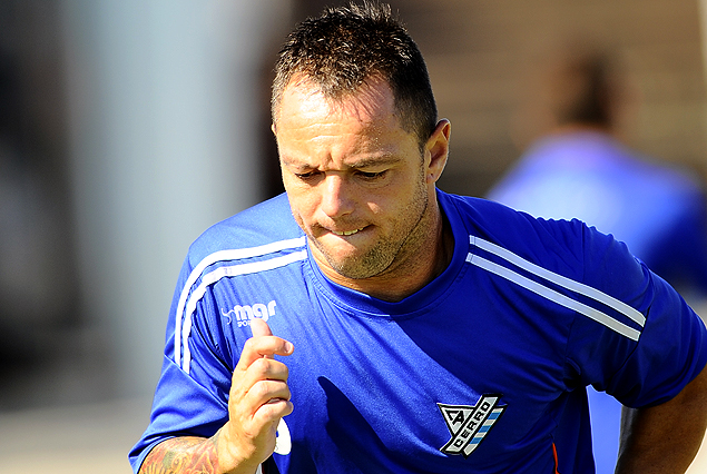 Rodrigo De Oliveira a la cancha en el albiceleste.