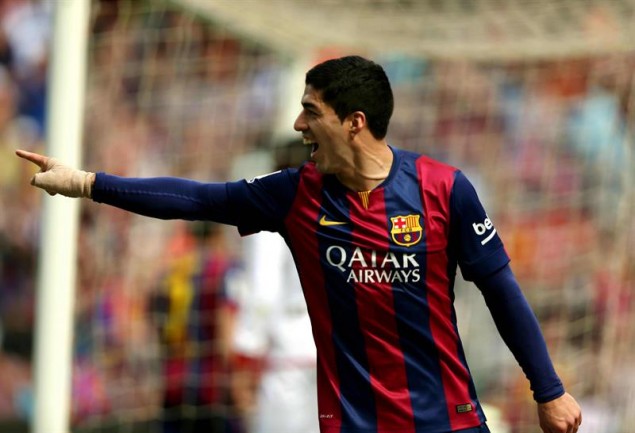 Luis Suárez en pleno festejo en el Nou Camp. Foto EFE.