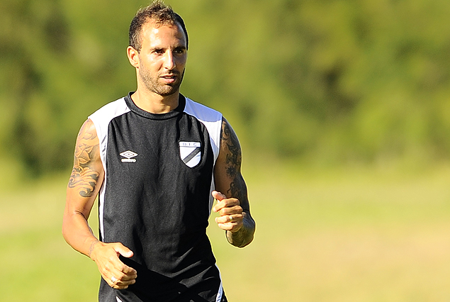 Agustín Peña, otro de los futbolistas que estará al menos tres semanas afuera de la actividad.