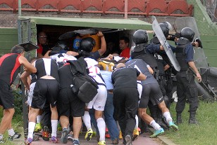 La increíblw salida que tuvieron que pasar los jugadores de Danubio. 