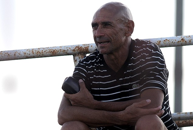 Rosario Martínez en el Complejo viendo el duelo entre Rentistas y El Tanque. 