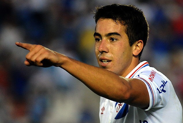 Carlos De Pena de punta al ataque con tres goles para la victoria de Nacional. 
