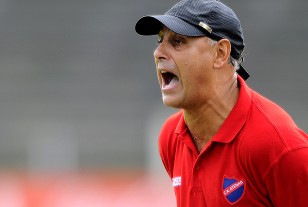 Edgardo Arias, DT de Atenas de San Carlos.