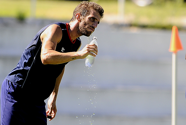 Iván Alonso en el trago dulce de la vuelta y prevención en Los Céspedes.