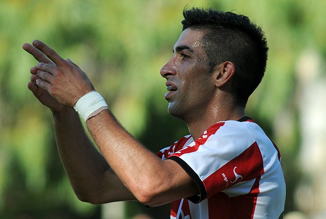 Michael Santos festeja su gol. River goleó, ganó y gustó. 