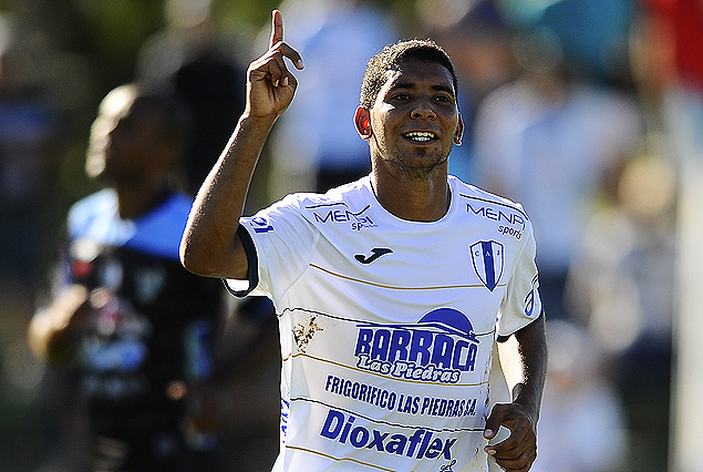 Cristian Palacios hizo dos goles de los cuatro de Juventud. 