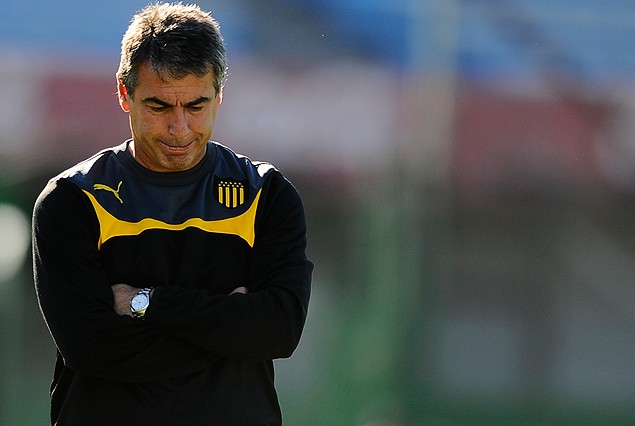 Pablo Bengoechea, el técnico de Peñarol, el partido, la derrota y los hinchas.