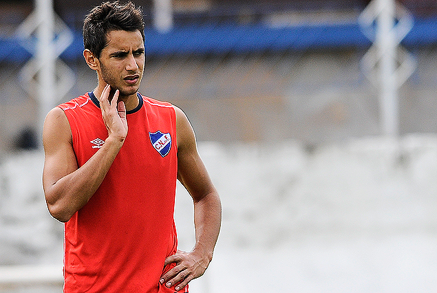 Sebastián Gorga en el lateral derecho de Nacional frente a Rampla Juniors.