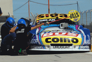 A bordo del Torino que prepara el equipo Dole Racing.