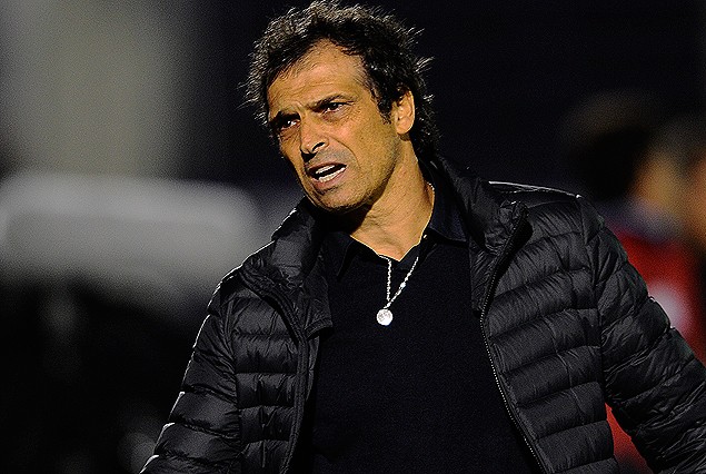 Milton Cruz, actual entrenador de Sao Paulo, ex delantero de Nacional en la década del '80.