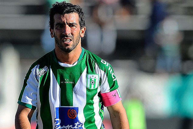 Juan Pablo Rodríguez, el volante de Racing, ironizó por el penal que no sancionó el árbitro: "se vio de la Rural..."