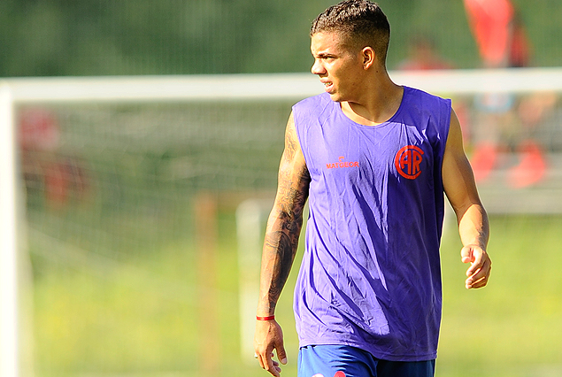 David Terans sería incluído en el ataque rojo por Manuel Keosseian.