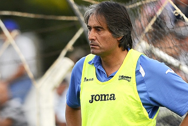 Alejandro Apud, DT de Liverpool.