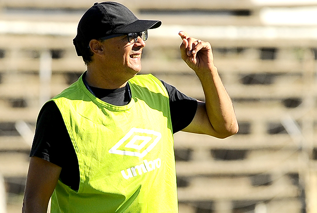 Alfredo Arias, el técnico de Wanderers y el partido del jueves con Boca por la Copa Libertadores.