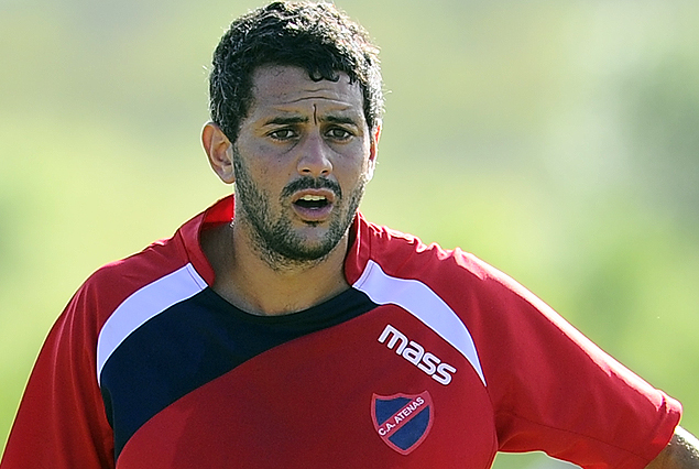 Carlos Keosseian, no pudo entrenar el lunes por una lumbalgia.