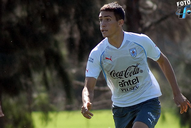 Cristian González (Danubio) entrenó el lunes con la Celeste.