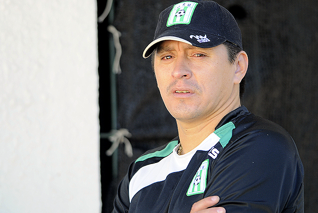 Darío Larrosa, el gerente deportivo, de técnico interino en Racing.