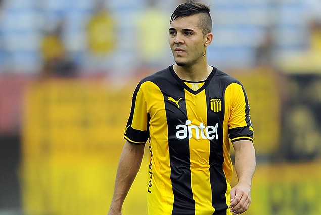 Diogo Silvestre jugará con 4 amarillas ante Rampla. 