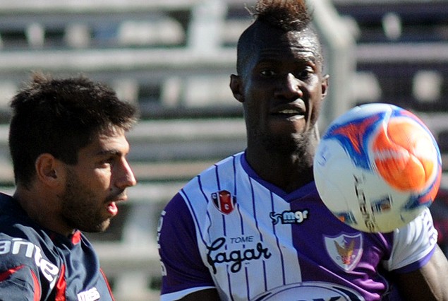 Fénix se llevó un triunfazo. El panameño Waterman selló el triunfo. 