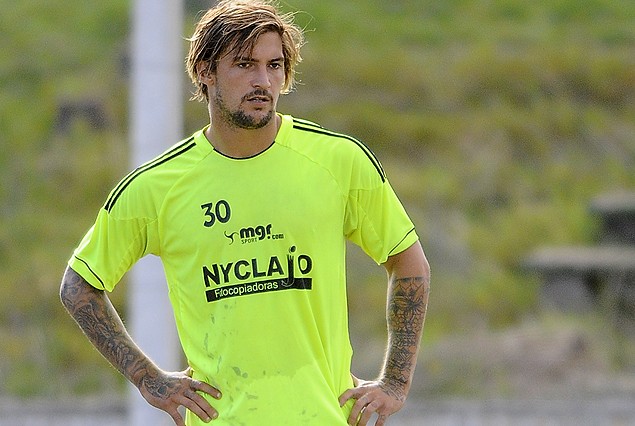 A Juan Ignacio Surraco le dieron tres partidos de suspensión, ya cumplió uno. 